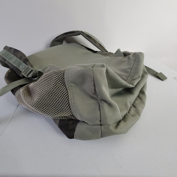 Victoria's Secret Campus Backpack Green Camo Print Roomy Padded Straps Carry All - Picture 7 of 16